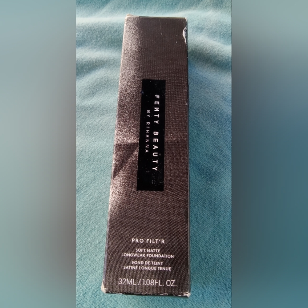 BRAND NEW Fenty Beauty  Rhianna, Soft Matte Longwear FoundationShade 240 32ml